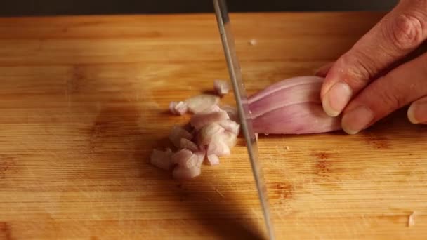 Cutting Shallot Wooden Chopping Board — Stock video