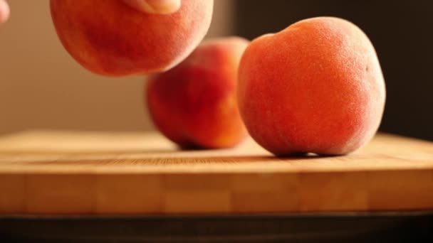 Ripe Peaches Wooden Board Close — Vídeo de Stock