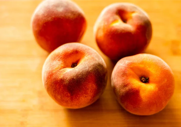 Ripe Peaches Wooden Board Close — Stock fotografie