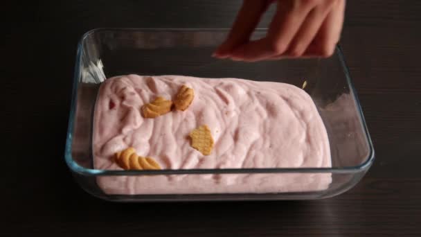 Strawberry Homemade Ice Cream Cookies — Wideo stockowe