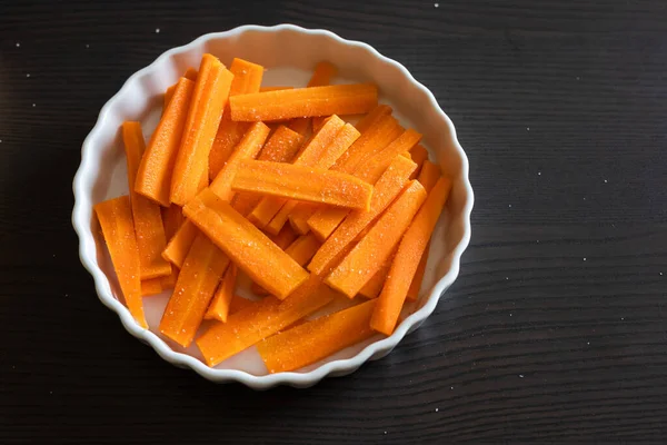 Сократить Свежую Морковь Близко — стоковое фото