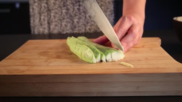 Woman Hands Cutting Zucchini Home Close — Stock Video