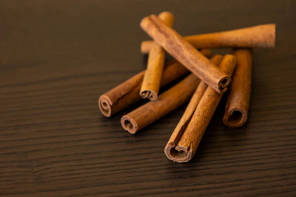 Cinnamon Sticks Close Dark Background — Stock Photo, Image