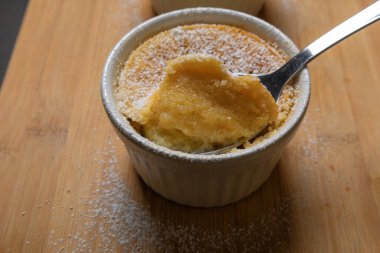 Limonlu ve portakallı turunçgil suflesi