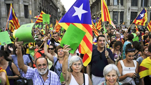 Participantes no comício pela independência da Catalunha em B — Fotografia de Stock