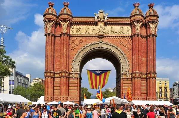 Arc de triomf v Barceloně, Španělsko, během státního svátku ca — Stock fotografie