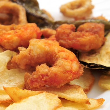 hırpalanmış ve kızarmış karides tapas