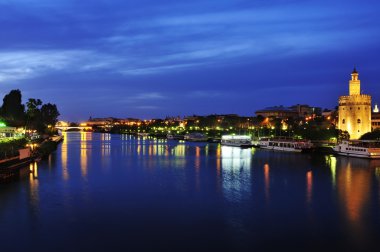 Guadalquivir Nehri ve torre del oro, Sevilla, İspanya-n