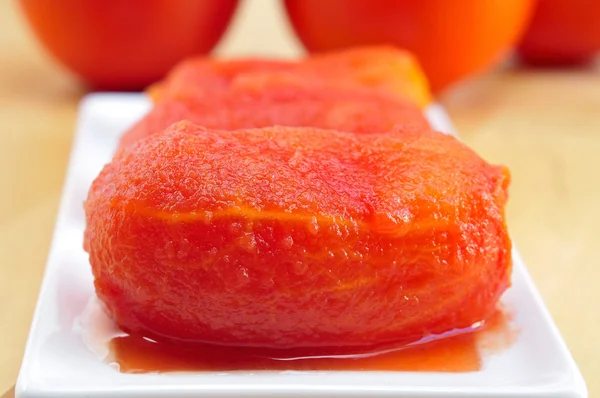 Whole peeled tomatoes — Stock Photo, Image