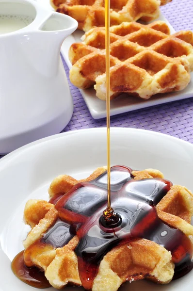 Waffle with syrup — Stock Photo, Image