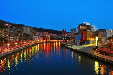 Haliç ve guggenheim Müzesi, gece de bilbao, İspanya