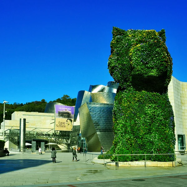 Guggenheim Museum in Bilbao, Spain Stock Editorial Photo © nito103
