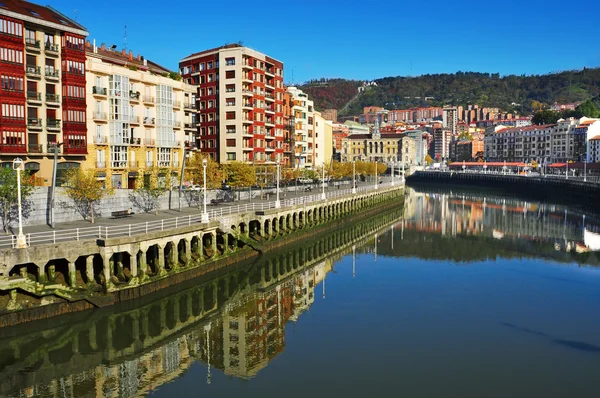 Estero de Bilbao, en Bilbao, España — Foto de Stock