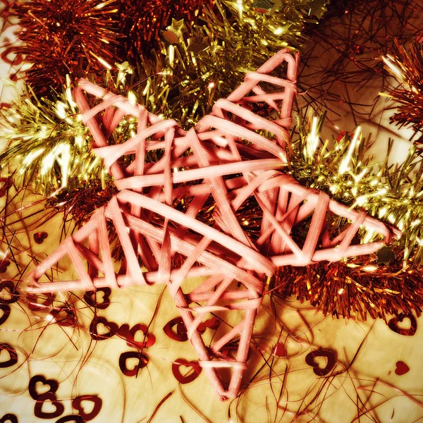 Estrela de Natal e ouropel — Fotografia de Stock
