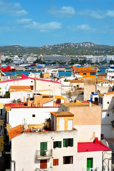 Gamla staden och hamnen i ibiza stad, Balearerna, Spanien — Stockfoto