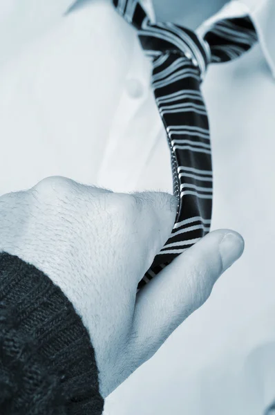 Loosening the tie — Stock Photo, Image