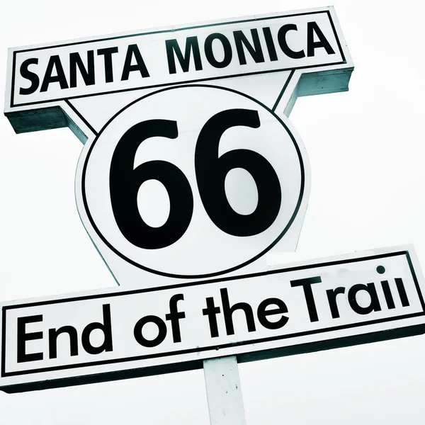 Santa Monica, 66 anos, sinal Fim do Trilho — Fotografia de Stock