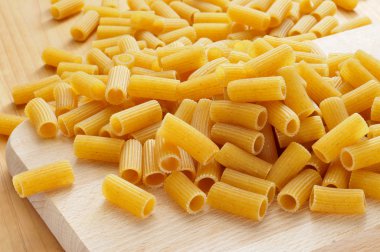 pişmemiş penne makarna