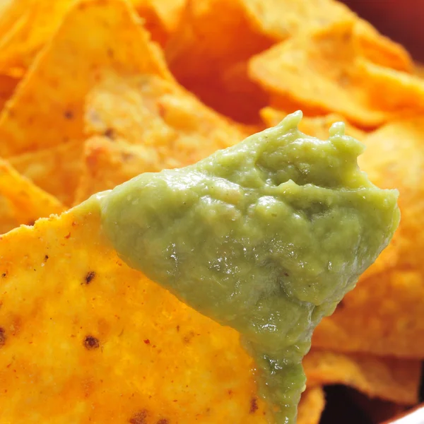 Nachos and guacamole — Stock Photo, Image