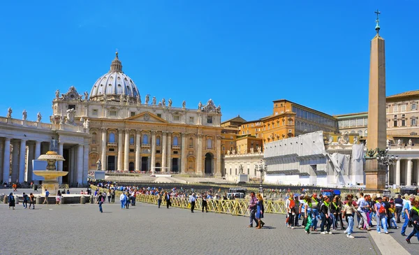 Basilica of Saint Peter in Vatican City, Italy — Stock Photo, Image