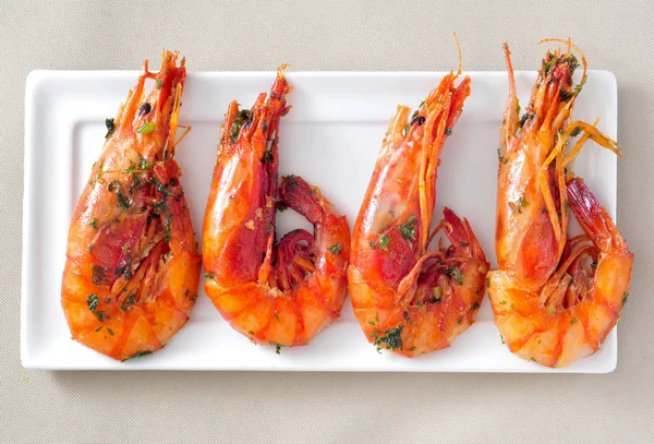 Spanish shrimps with garlic and parsley — Stock Photo, Image