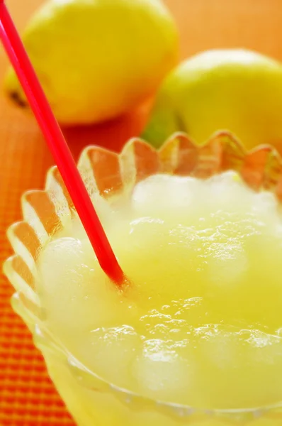 İspanyol granizado de limon, yarı tatlı dondurulmuş Kenneth'in ile yapılmış. — Stok fotoğraf