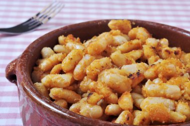 Kızarmış beyaz fasulye