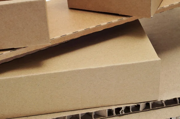 Cardboard boxes and corrugated cardboard — Stock Photo, Image