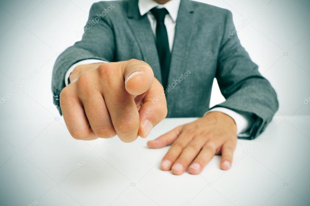 Resultado de imagen para imagenes señalar con el dedo
