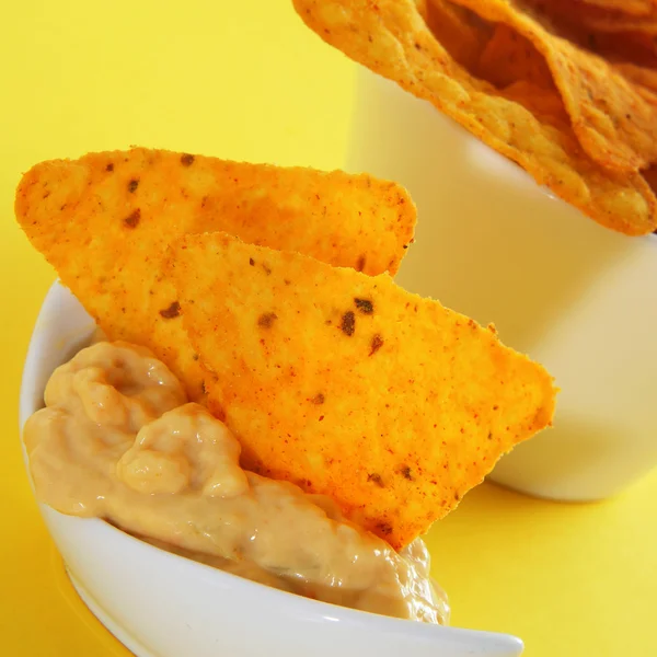 Chipsy tortilla i nacho ser — Zdjęcie stockowe