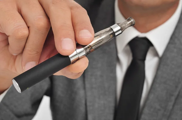 Vaping with an electronic cigarette — Stock Photo, Image