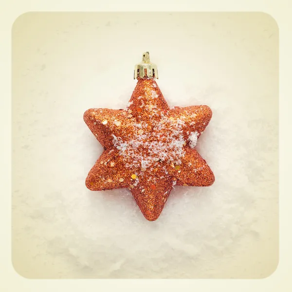 Estrela de Natal na neve — Fotografia de Stock