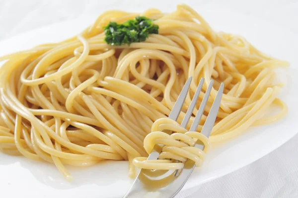 Спагетті з песто — стокове фото