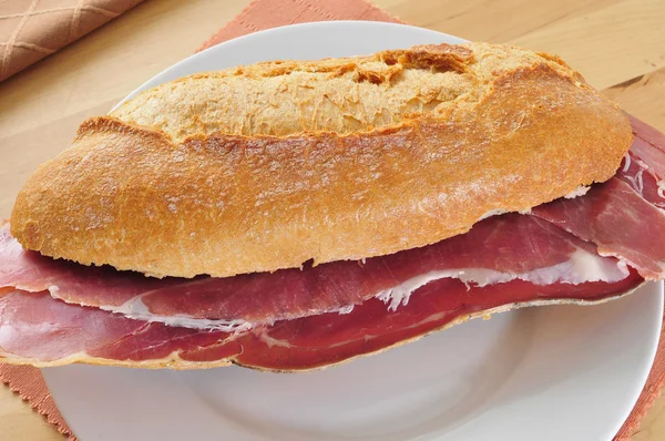 Spanisches Serrano Schinken Sandwich — Stockfoto