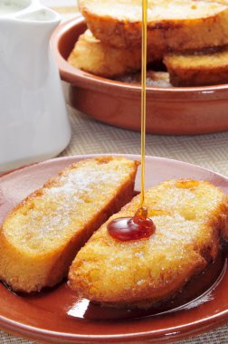 torrijas, tipik İspanyol tatlı için Oruç ve Paskalya