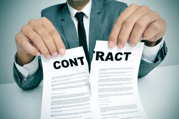 Rip up the contract — Stock Photo, Image