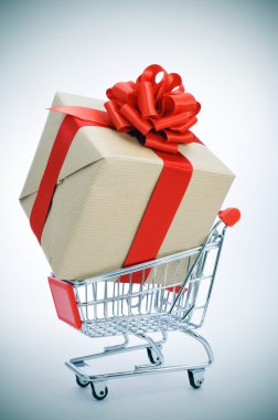 büyük hediye bir alışveriş arabası