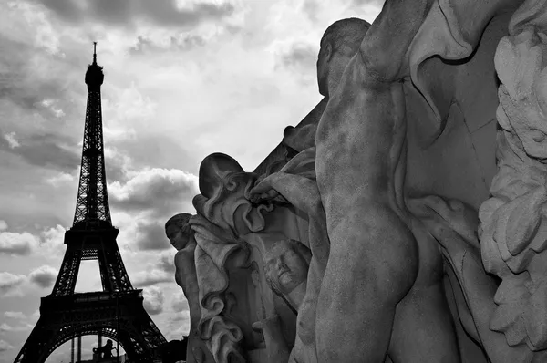 Ейфелева вежа в Парижі (Франція). — стокове фото