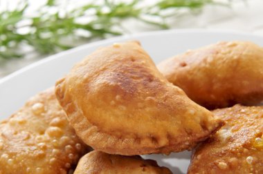 İspanyol empanadillas, küçük et veya orkinos pies