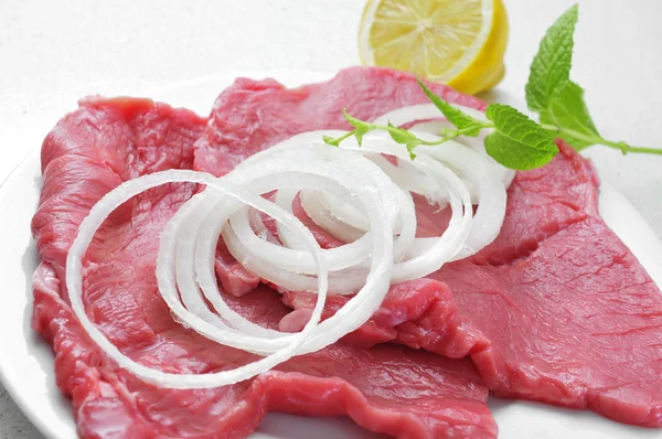 Filetes de carne de bovino cru — Fotografia de Stock