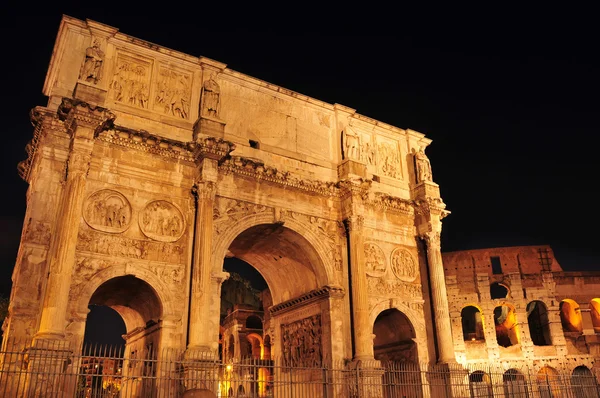 Båge av Konstantin och Colosseum i Rom, Italien — Stockfoto