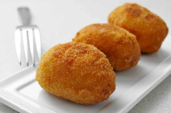 Fotos de Croquetas pollo, Imágenes de Croquetas pollo ⬇ Descargar | Depositphotos