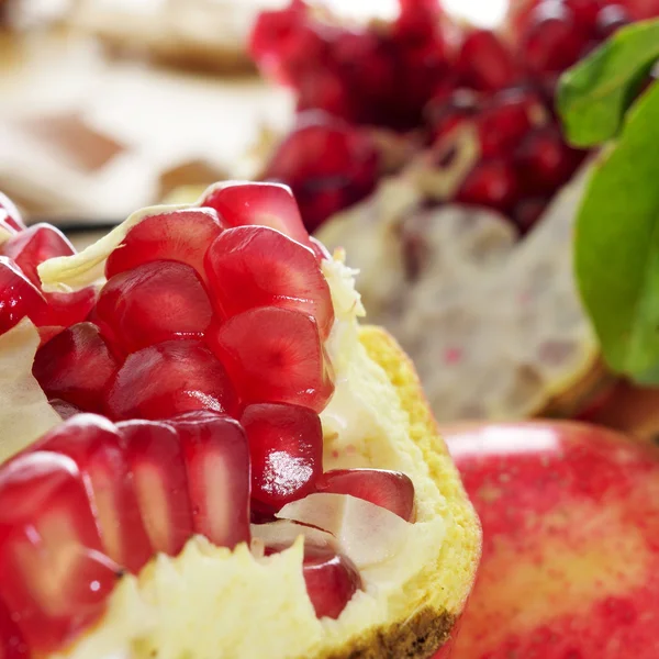 Frutas de romã — Fotografia de Stock