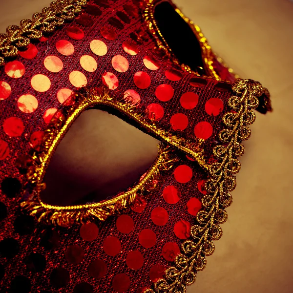 Αποκριάτικη μάσκα με ένα αναδρομικό αποτέλεσμα — Φωτογραφία Αρχείου