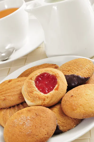 Tea and biscuits — Stock Photo, Image