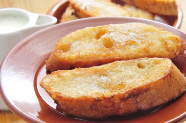 torrijas, tipik İspanyol tatlı için Oruç ve Paskalya