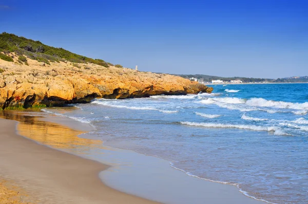 Spiaggia di Cala Romana in Tarragona, Spagna — Foto Stock