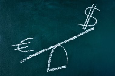 Euro ve dolar işareti denge ölçek