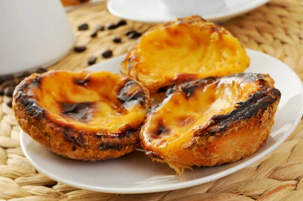 Pasteis de nata, tarta de huevo típica portuguesa — Foto de Stock