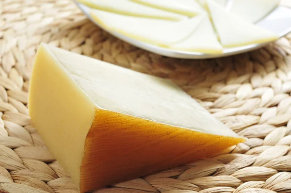 Manchego сыр из Испании — стоковое фото